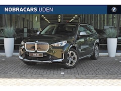 BMW iX1 - xDrive30 xLine 67 kWh / Achteruitrijcamera / M Adaptief onderstel / Parking Assistant