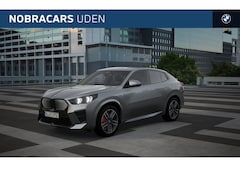 BMW iX2 - xDrive30 M Sport / Sportstoelen / Adaptieve LED / M Adaptief onderstel / Comfort Access /