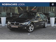 BMW 3-serie - 320i High Executive Automaat / LED / Navigatie Professional / Stoelverwarming / PDC achter