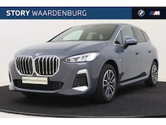 BMW 2-serie Active Tourer - 225e xDrive M Sport Automaat / Trekhaak / Sportstoelen / Stoelverwarming / M Adaptief onde