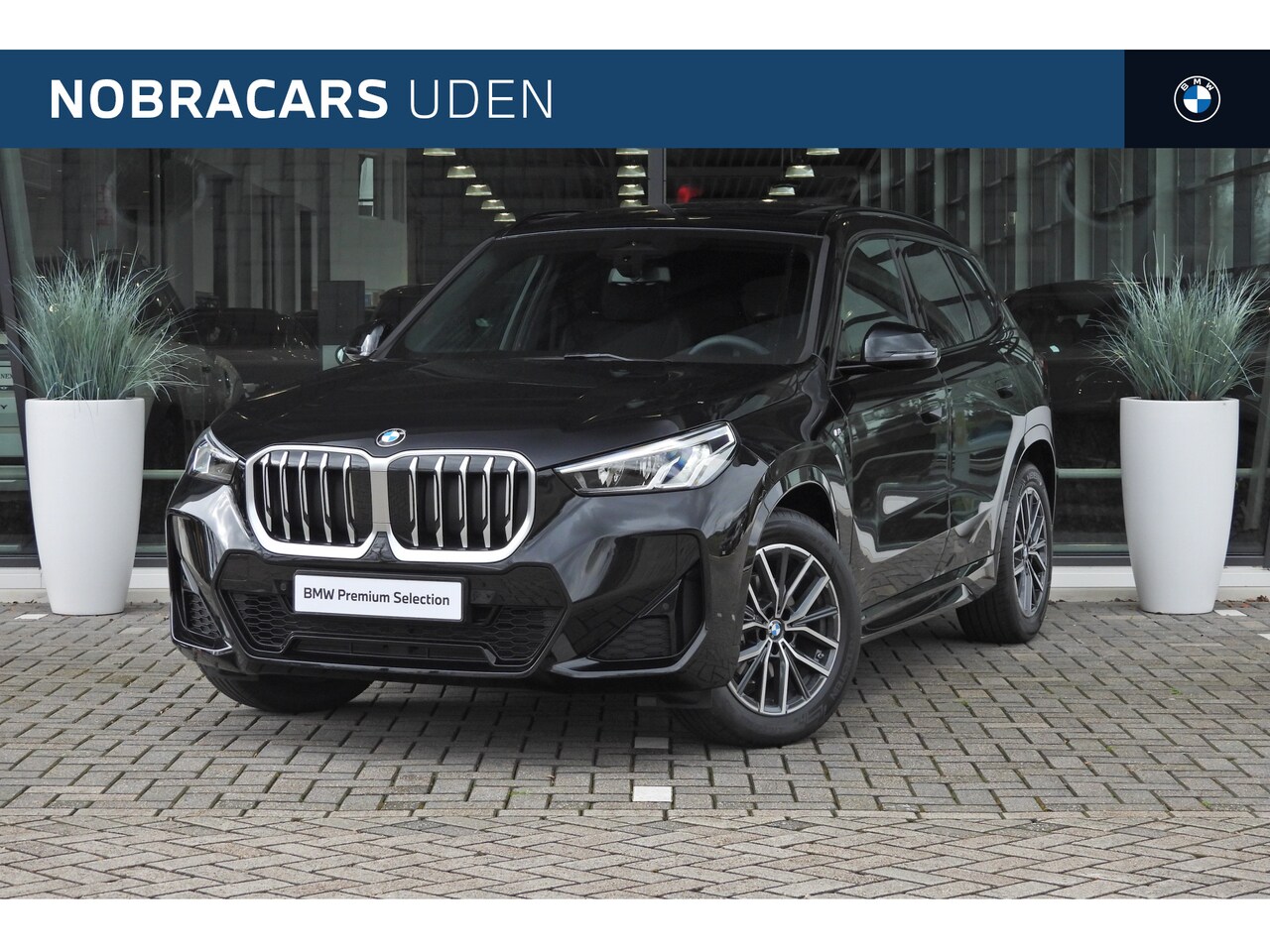 BMW X1 - sDrive18i M Sport Automaat / Panoramadak / Parking Assistant / Sportstoelen / Adaptief M O - AutoWereld.nl