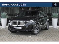 BMW X1 - sDrive18i M Sport Automaat / Panoramadak / Parking Assistant / Sportstoelen / Adaptief M O