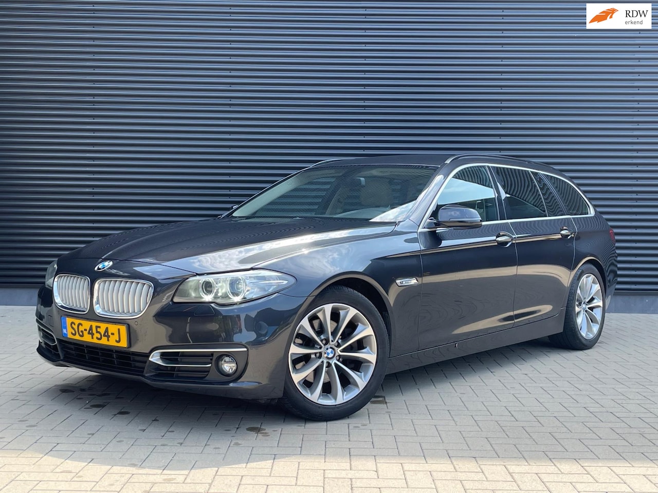 BMW 5-serie Touring - 520d Executive|DigitalDash|Navi|Leer| - AutoWereld.nl