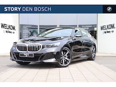 BMW i5 - eDrive40 High Executive M Sport 84 kWh / Panoramadak / Trekhaak / Parking Assistant Profes