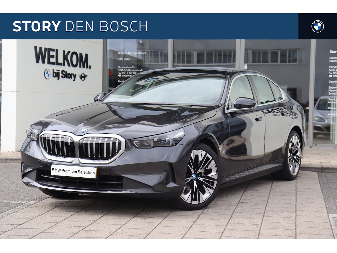 BMW 5-serie - 530e High Executive Automaat / Panoramadak / Trekhaak / Adaptieve LED / Stoelverwarming / - AutoWereld.nl