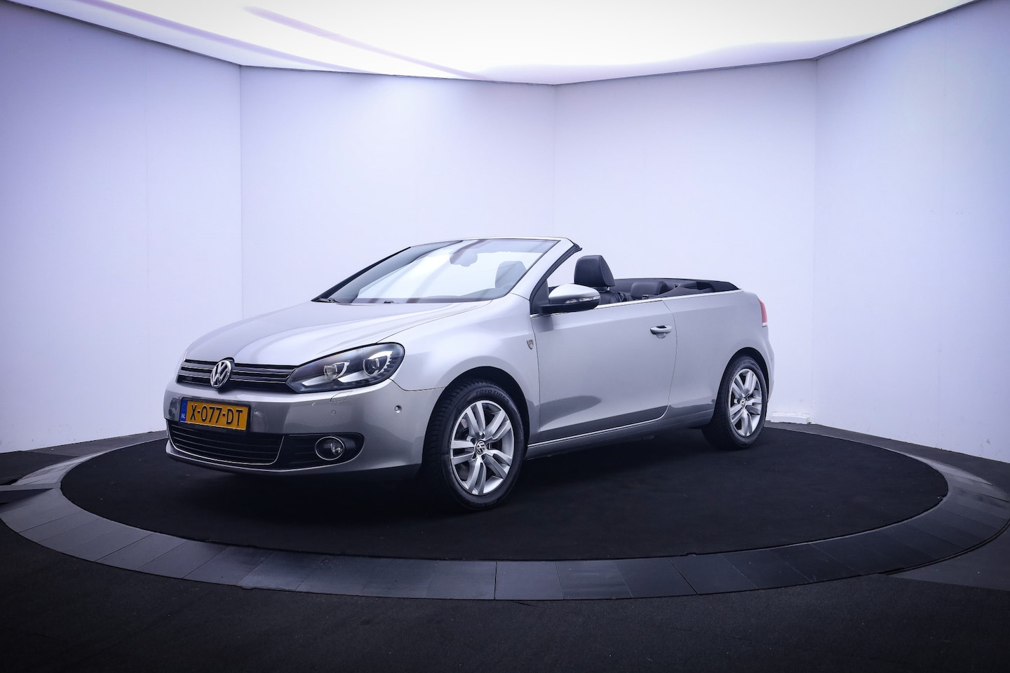 Volkswagen Golf Cabriolet - 1.4TSI 160Pk DSG XENON/DYNAUDIO/CAMERA/NAVI/SPORTSTOELEN/PDC V+A/LMV - AutoWereld.nl