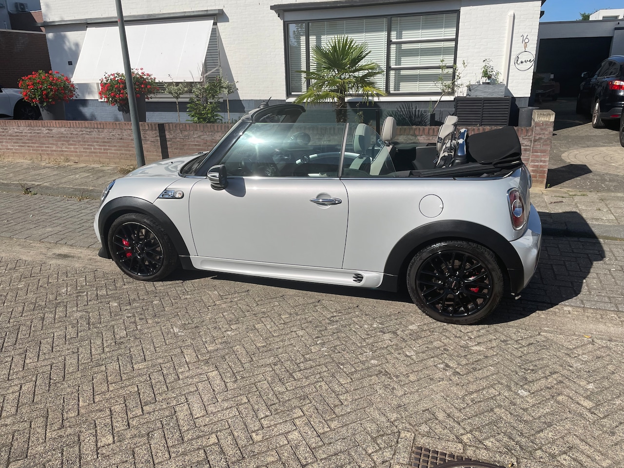 MINI Cabrio - 1.6 John Cooper Works - AutoWereld.nl