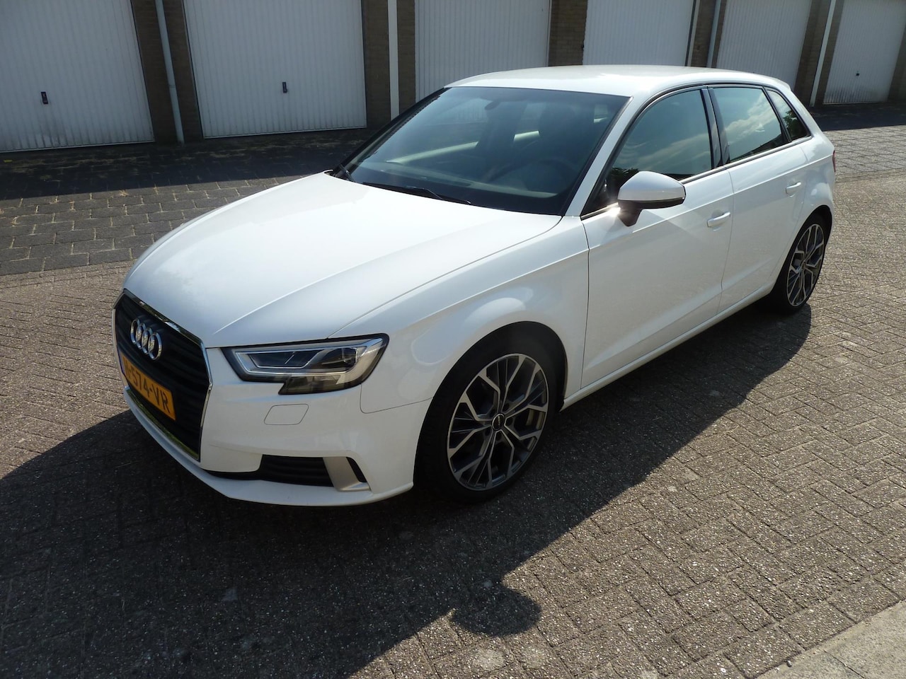 Audi A3 Sportback - 30 TFSI Design Pro Line 30 TFSI Design Pro Line - AutoWereld.nl