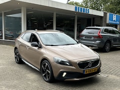 Volvo V40 Cross Country - 2.5 T5 AWD Summum ACC Standkachel PDC assistent en camera