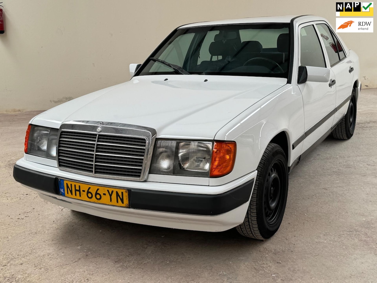 Mercedes-Benz 200-500 (W124) - 300 E 4-Matic Volledig gerestaureerd - AutoWereld.nl