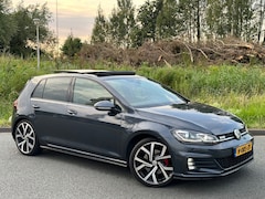 Volkswagen Golf - 2.0 TDI GTD Business