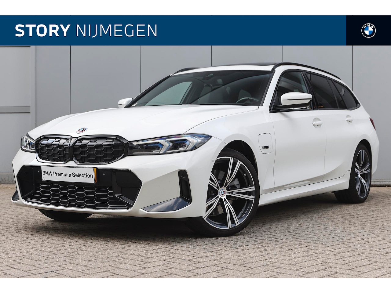 BMW 3-serie Touring - 330e High Executive M Sport Automaat / Panoramadak / Trekhaak / M Adaptief onderstel / Sto - AutoWereld.nl