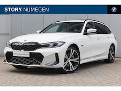 BMW 3-serie Touring - 330e High Executive M Sport Automaat / Panoramadak / Trekhaak / M Adaptief onderstel / Sto