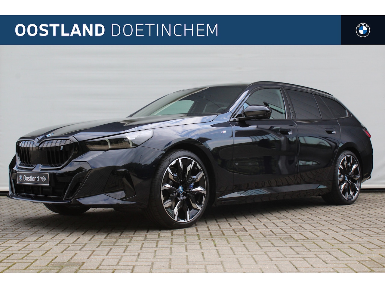 BMW i5 Touring - eDrive40 High Executive M Sport 84 kWh / Panoramadak / Trekhaak / Bowers & Wilkins / Adapt - AutoWereld.nl