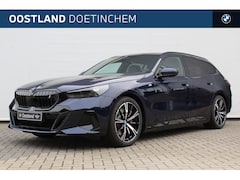 BMW i5 Touring - eDrive40 High Executive M Sport 84 kWh / Panoramadak / Trekhaak / Parking Assistant Profes