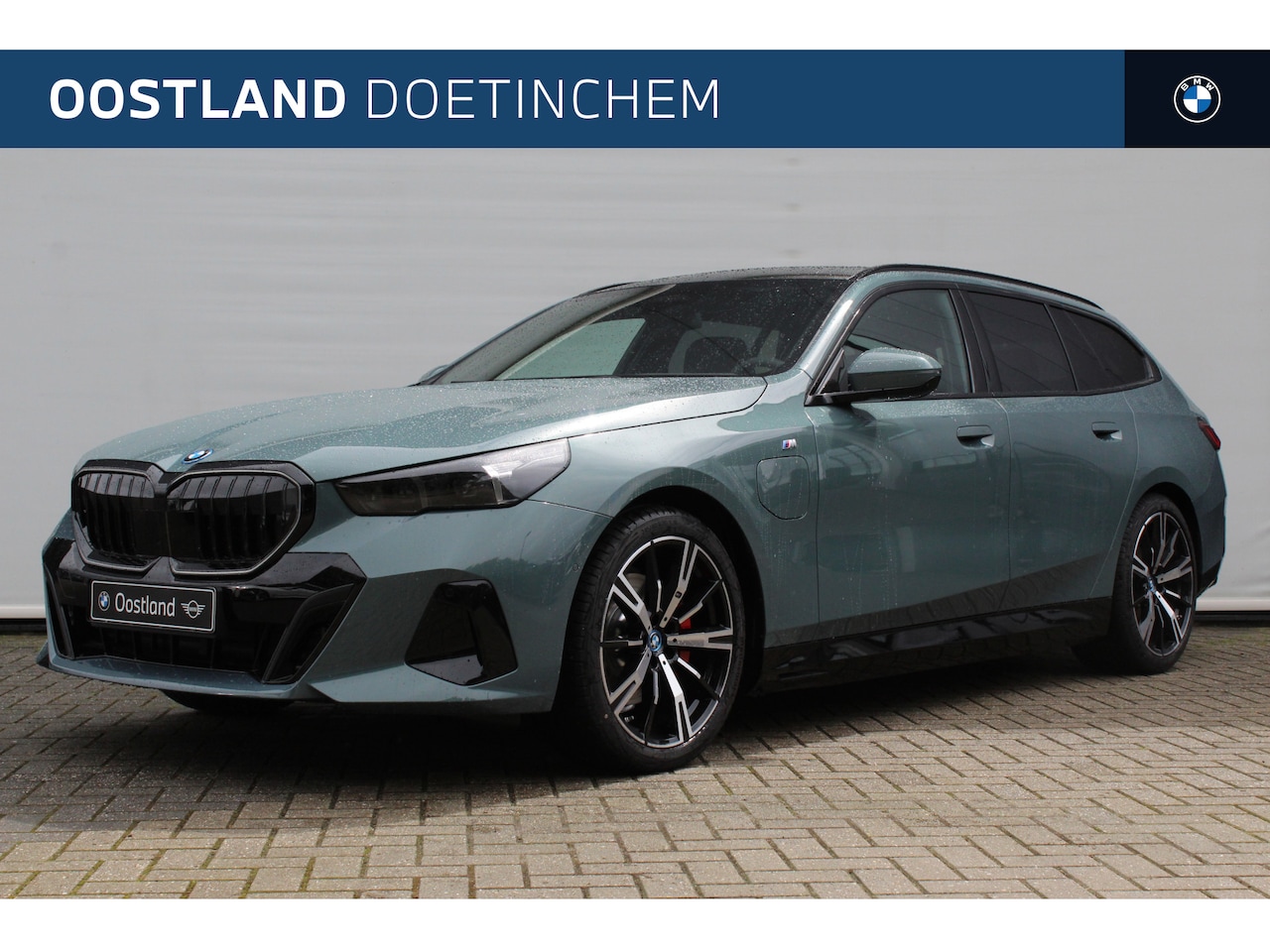 BMW 5-serie Touring - 530e High Executive M Sport Automaat / Panoramadak / Trekhaak / Bowers & Wilkins / Stoelve - AutoWereld.nl