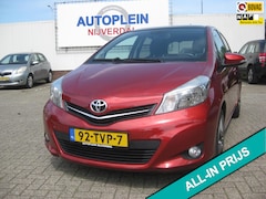 Toyota Yaris - 1.3 VVT-i Executive luxe in Nederland nieuw geleverde yaris met navigatie