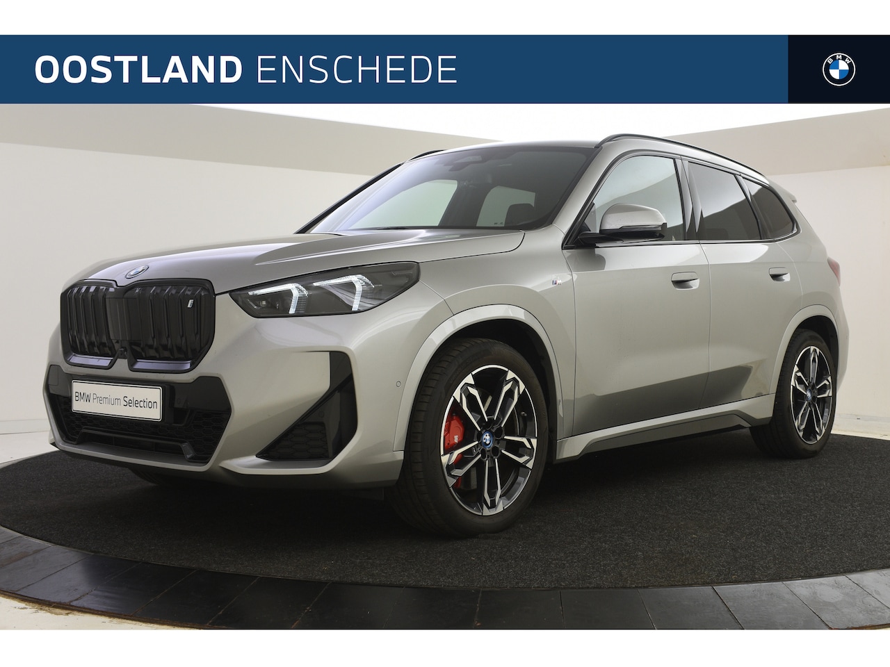 BMW iX1 - xDrive30 High Executive M Sport 67 kWh / Adaptieve LED / Sportstoelen / Parking Assistant - AutoWereld.nl