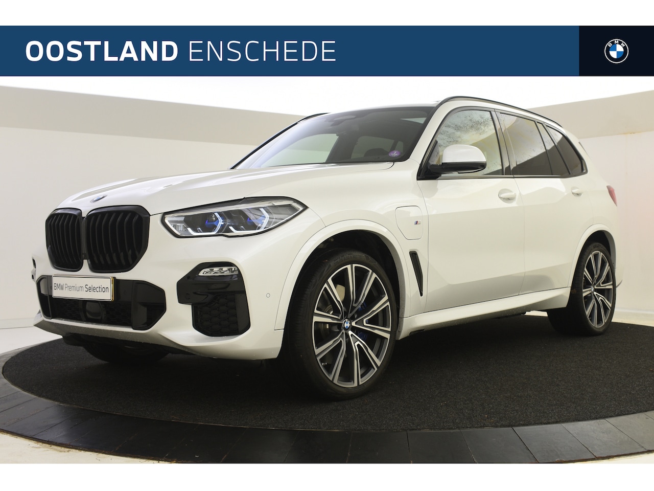 BMW X5 - xDrive45e High Executive M Sport Automaat / Panoramadak / Laserlight / Parking Assistant P - AutoWereld.nl