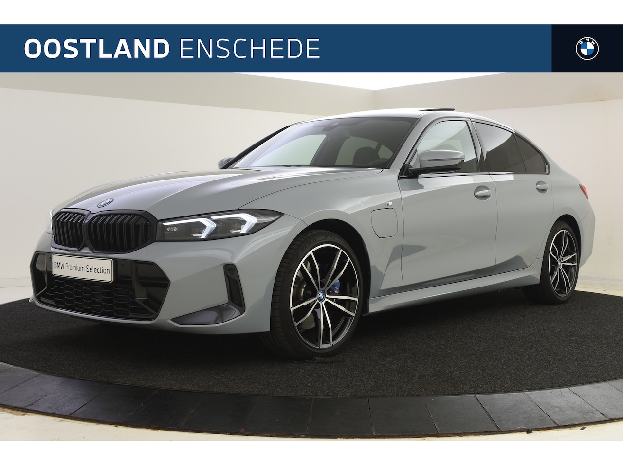 BMW 3-serie - 320e M Sport Automaat / Schuif-kanteldak / Trekhaak / Sportstoelen / Adaptieve LED / Wides - AutoWereld.nl