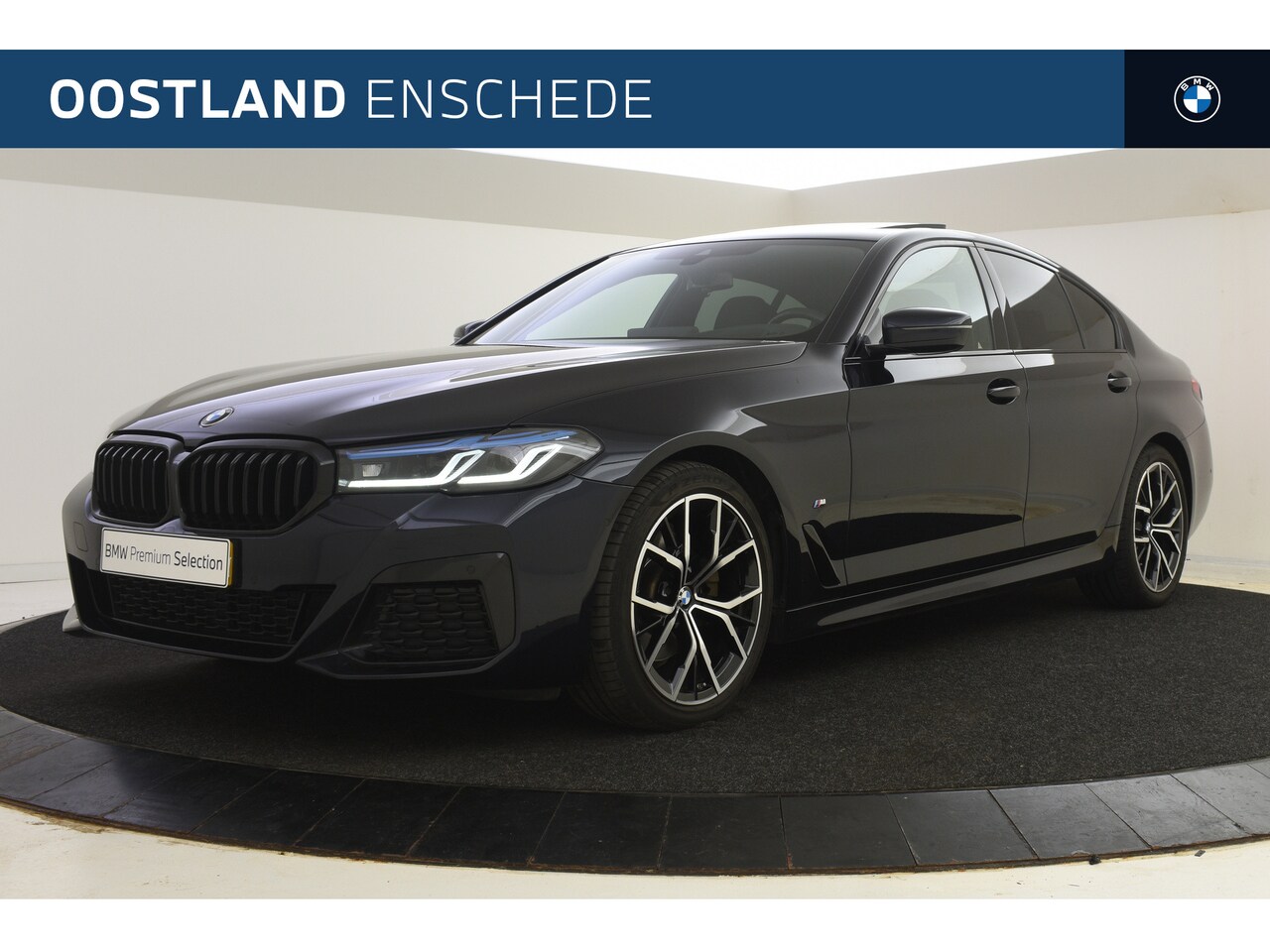 BMW 5-serie - 520i High Executive M Sport Automaat / Schuif-kanteldak / Trekhaak / Laserlight / Head-Up - AutoWereld.nl