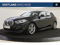 BMW 1-serie - 118i High Executive Automaat / Sportstoelen / Stoelverwarming / M Sport steering / Adaptie