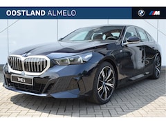 BMW i5 - eDrive40 M Sport 84 kWh / Panoramadak / Trekhaak / Parking Assistant Professional / Stoelv