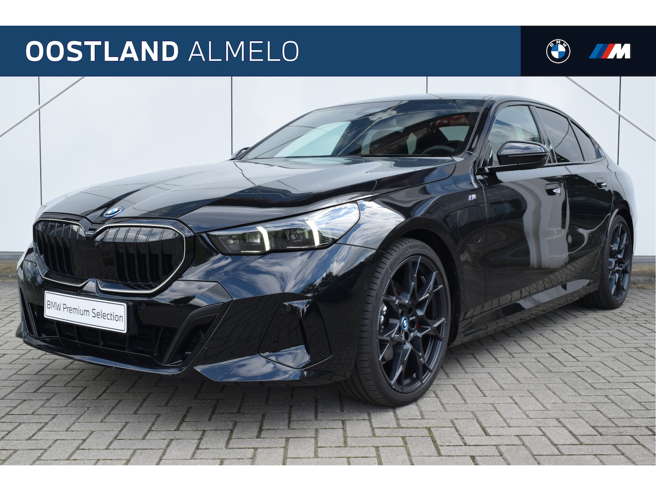 BMW 5-serie - 530e High Executive M Sport Automaat / Panoramadak / Trekhaak / Parking Assistant Plus / A - AutoWereld.nl