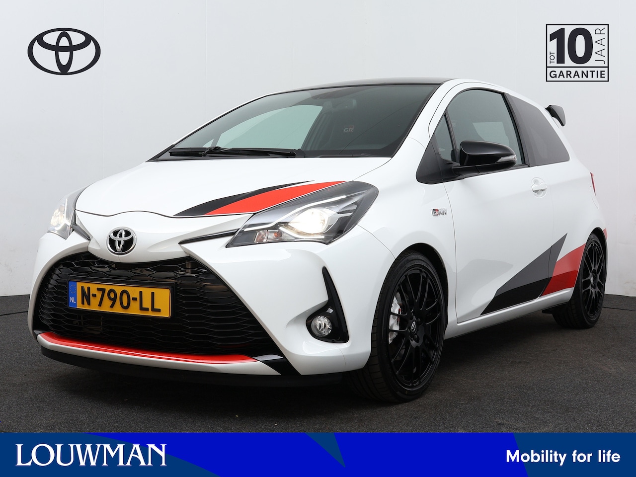 Toyota Yaris - 1.8 GRMN Limited | 212 PK | Climate Control | Navigatie | Sportstoelen | Camera | Lichtmet - AutoWereld.nl