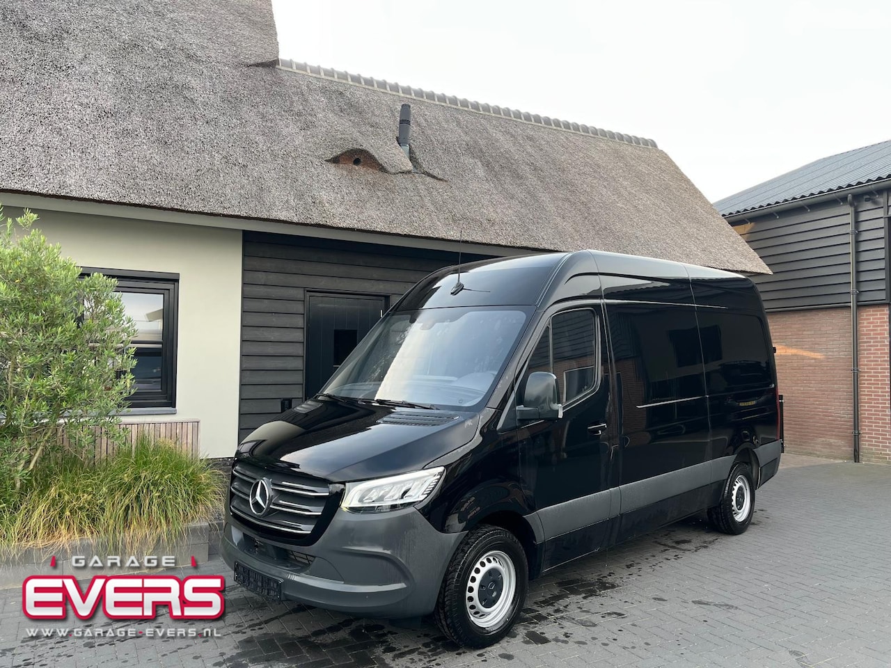 Mercedes-Benz Sprinter - 319 L2H2 LED, NAVI, 3500kg - AutoWereld.nl