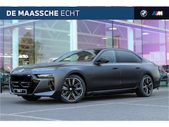 BMW 7-serie - M760e xDrive High Executive Automaat / Panoramadak Sky Lounge / Massagefunctie voor + acht