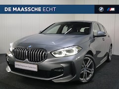 BMW 1-serie - 120i M Sport Automaat / Sportstoelen / LED / M Sportonderstel / Live Cockpit Professional