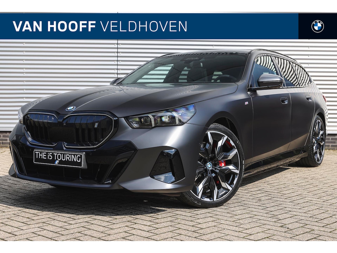 BMW i5 Touring - eDrive40 High Executive M Sport 84 kWh / Panoramadak / Trekhaak / Parking Assistant Profes - AutoWereld.nl