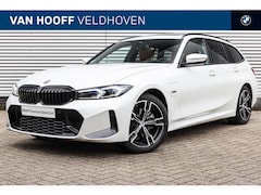 BMW 3-serie Touring - 330e xDrive High Executive M Sport Automaat / M 50 Jahre Uitvoering / Head-Up / Panoramada