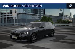 BMW 5-serie Touring - 530e High Executive M Sport Automaat / Panoramadak / Trekhaak / Stoelventilatie / Adaptiev