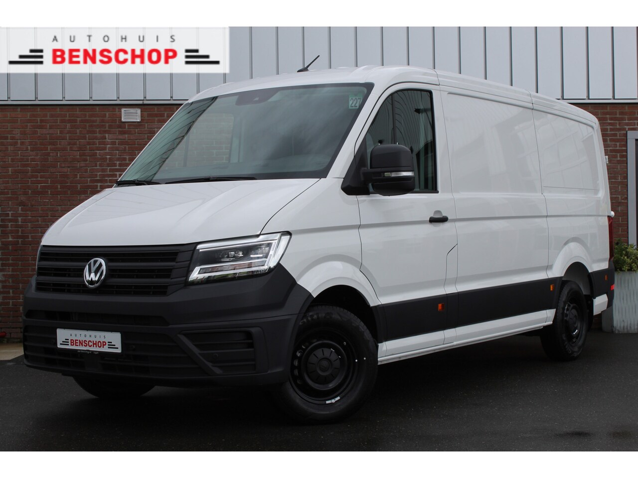 Volkswagen Crafter - 35 2.0 TDI 140 PK L3H2 |ACHTERUITRIJCAMERA|ERGOCOMFORT|APP-CONNECT| - AutoWereld.nl