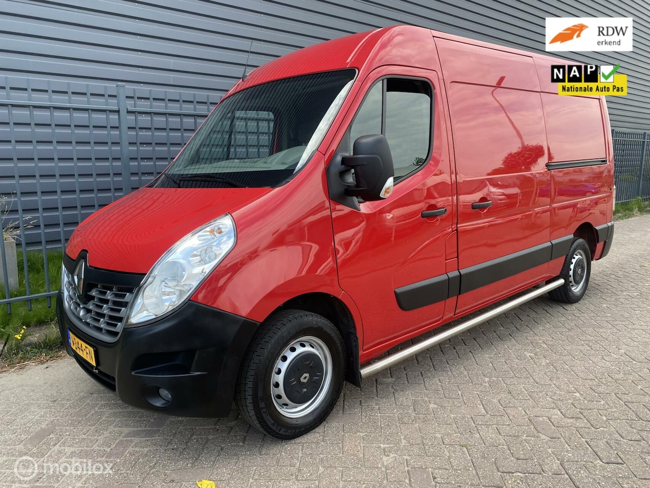 Renault Master - bestel T35 2.3 dCi L2H2 - AutoWereld.nl