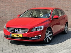 Volvo V60 - 2.4 D6 AWD Summum Dealer Onderhouden - 1e Eig - Leder - 149DKM