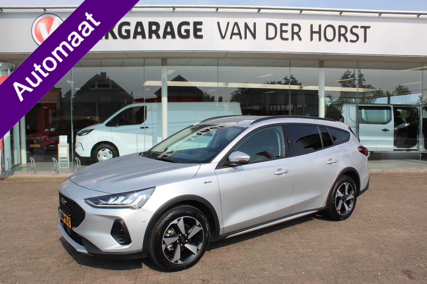 Ford Focus Wagon - 1.0 EcoBoost,155pk Active Automaat , slechts 5806km 1500 kg trekgewicht , Climate control - AutoWereld.nl