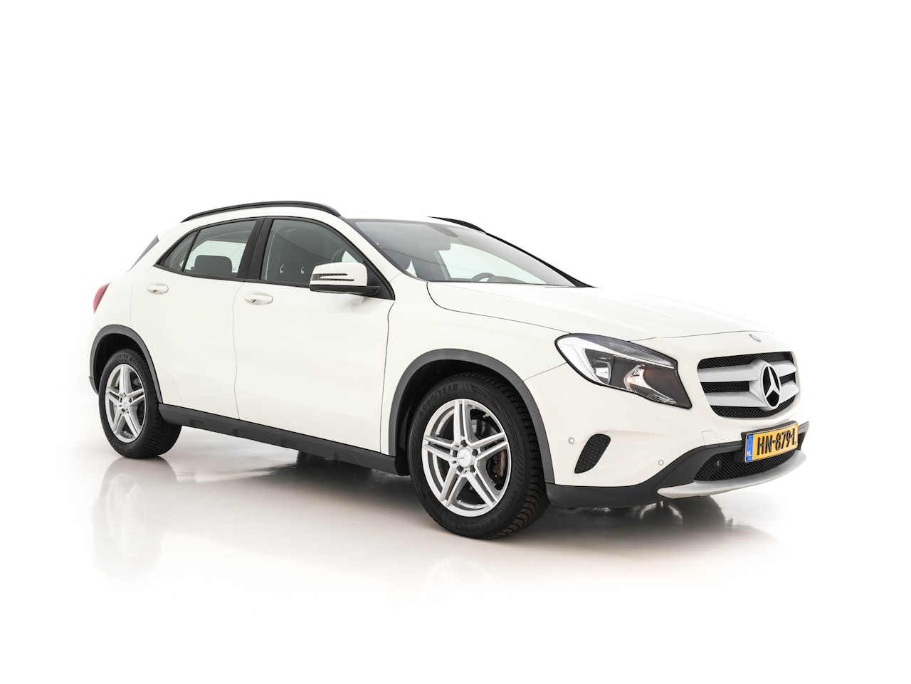 Mercedes-Benz GLA-Klasse - 200 CDI Ambition NAVI -FULLMAP | AIRCO | PDC | CRUISE | COMFORT-SEATS | 17"ALU* - AutoWereld.nl