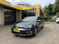 Volkswagen Golf - 1.4 TSI GTE Connected Series Navi Pano Schuifdak Stoelverwarming