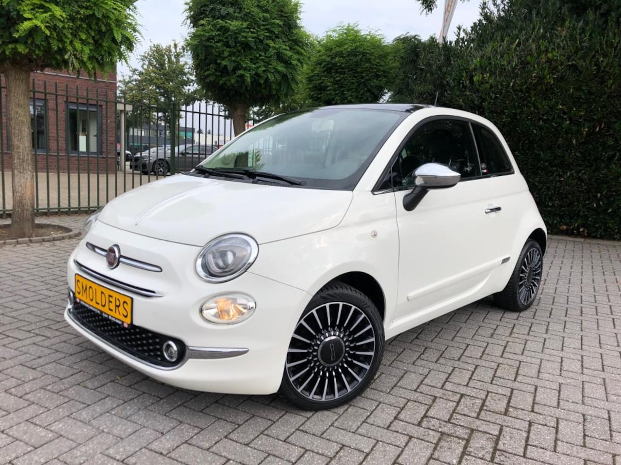 Fiat 500 - 1.2 Boretti, 4 cil., Apple Car-Play, AIRCO, Navi, Panoramadak, Swarovski kristallen, Cruis - AutoWereld.nl