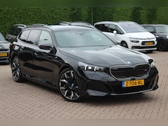 BMW i5 Touring - M60 xDrive 84 kWh / Full option / M-Sport Pro / Travel Pack / Innovation pack / Comfort Pa