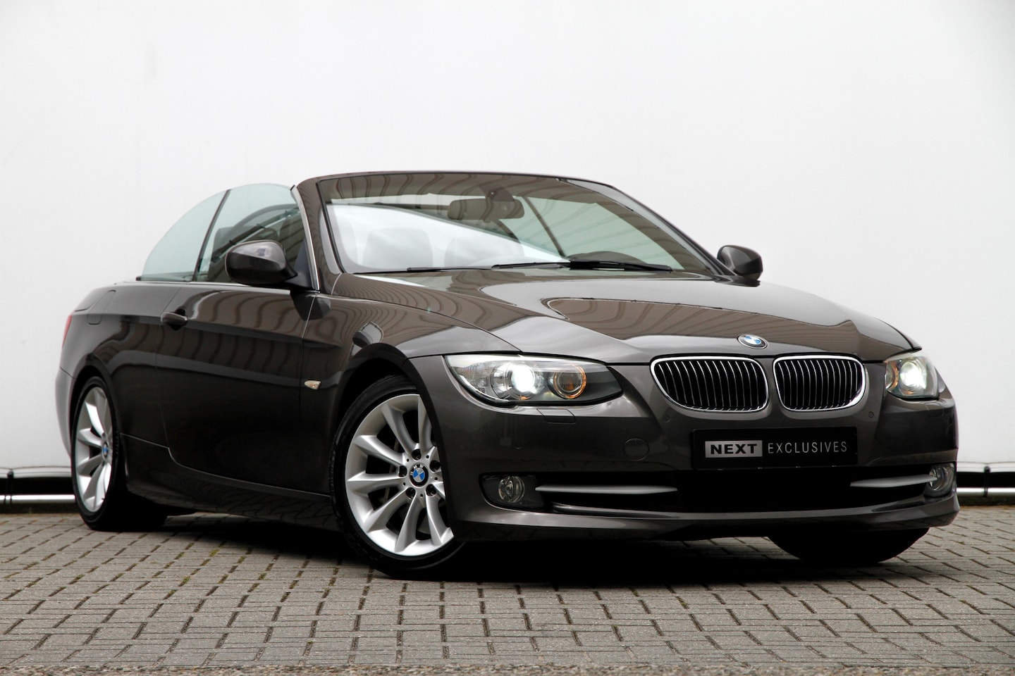 BMW 3-serie Cabrio - 335i High Executive Individual | Keyless | M-sport | Luxe Leder - AutoWereld.nl