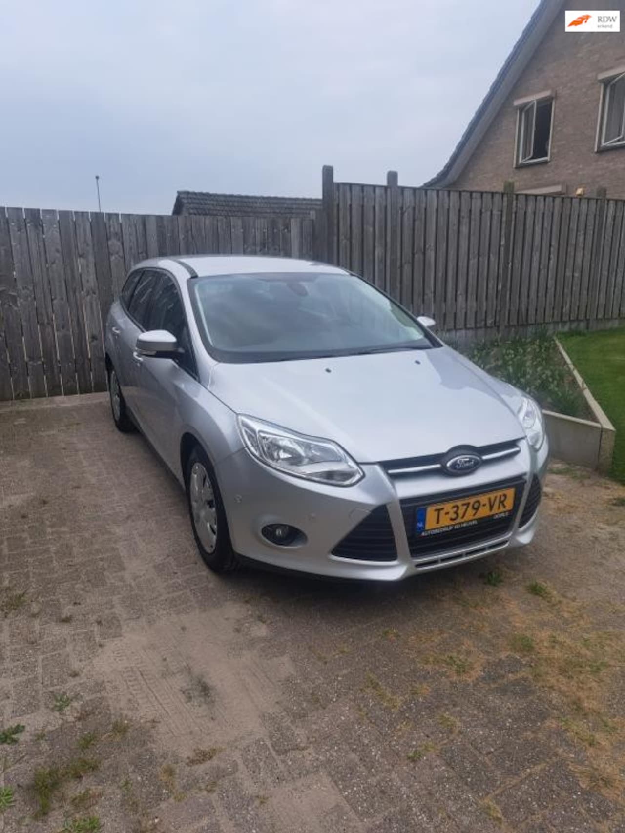 Ford Focus Wagon - 1.0 EcoBoost Trend woord geleverd met nieuwe apk - AutoWereld.nl