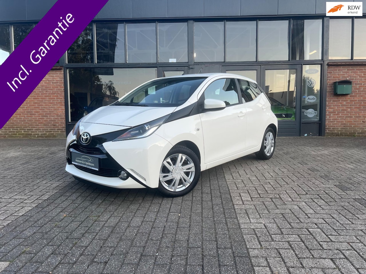 Toyota Aygo - 1.0 VVT-i x-sport 1.0 VVT-i x-sport, Airco. Bluetooth, Achteruitrijcamera - AutoWereld.nl