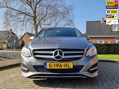 Mercedes-Benz B-klasse - 180 Ambition AUTOMAAT LEDER, NAVI, CAMERA, TREKHAAK