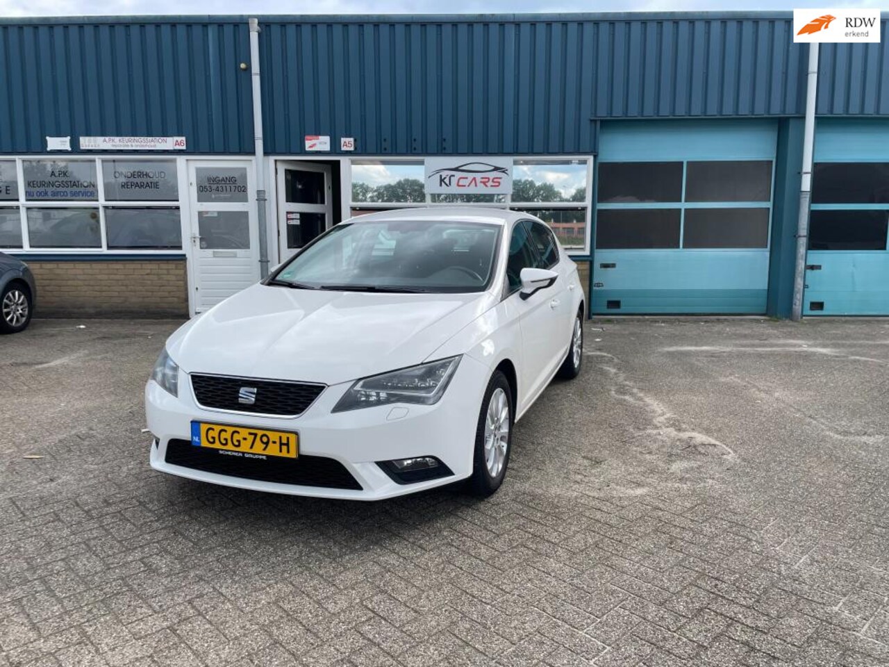 Seat Leon - 1.4 TSI Style Business Stoelverwarming-Parkeersensoren-LM Velgen-APK Tot 2026- - AutoWereld.nl