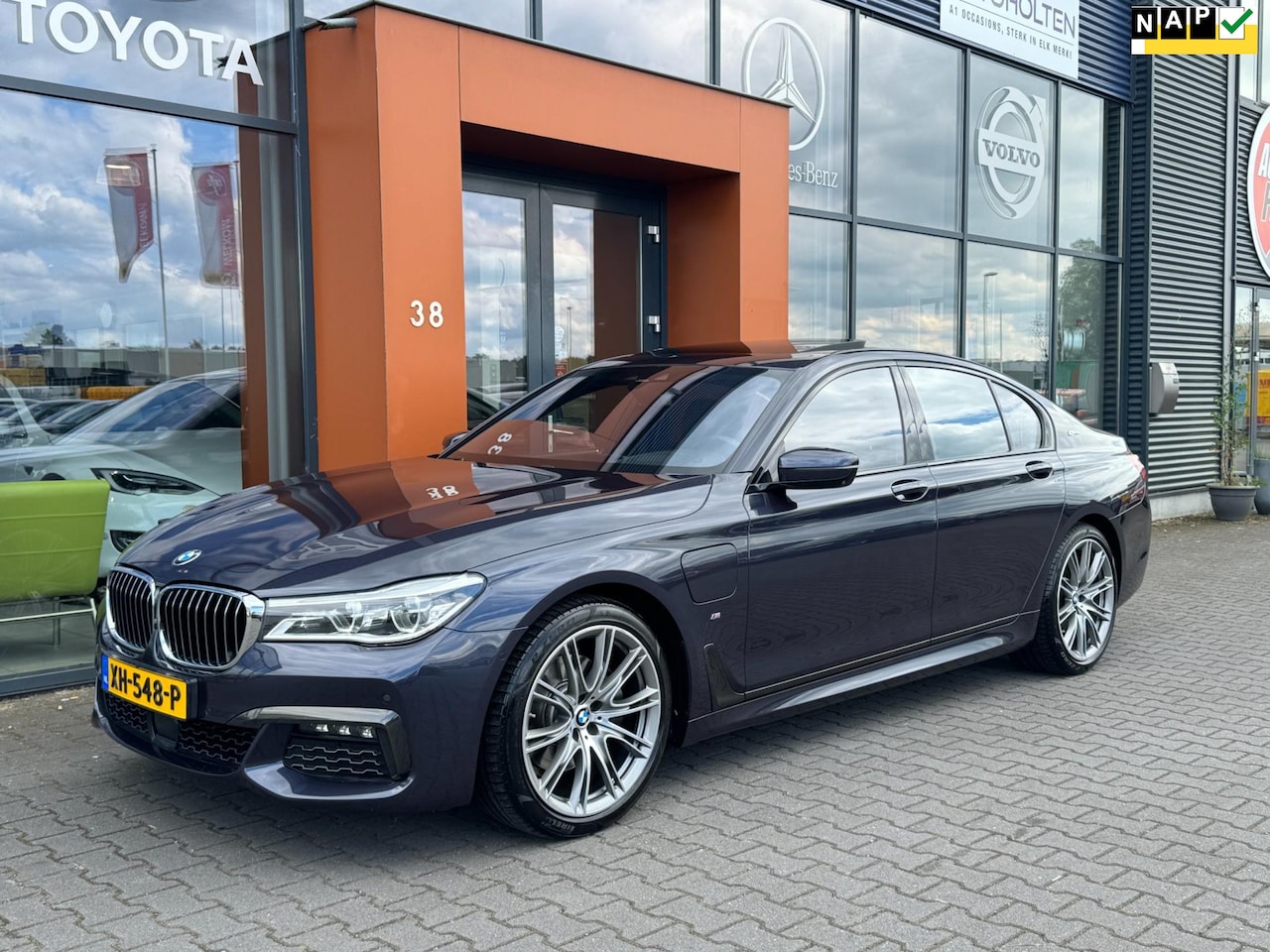 BMW 7-serie - 740e Hybrid Individual M-Sport|Schuifdak|NL Auto - AutoWereld.nl