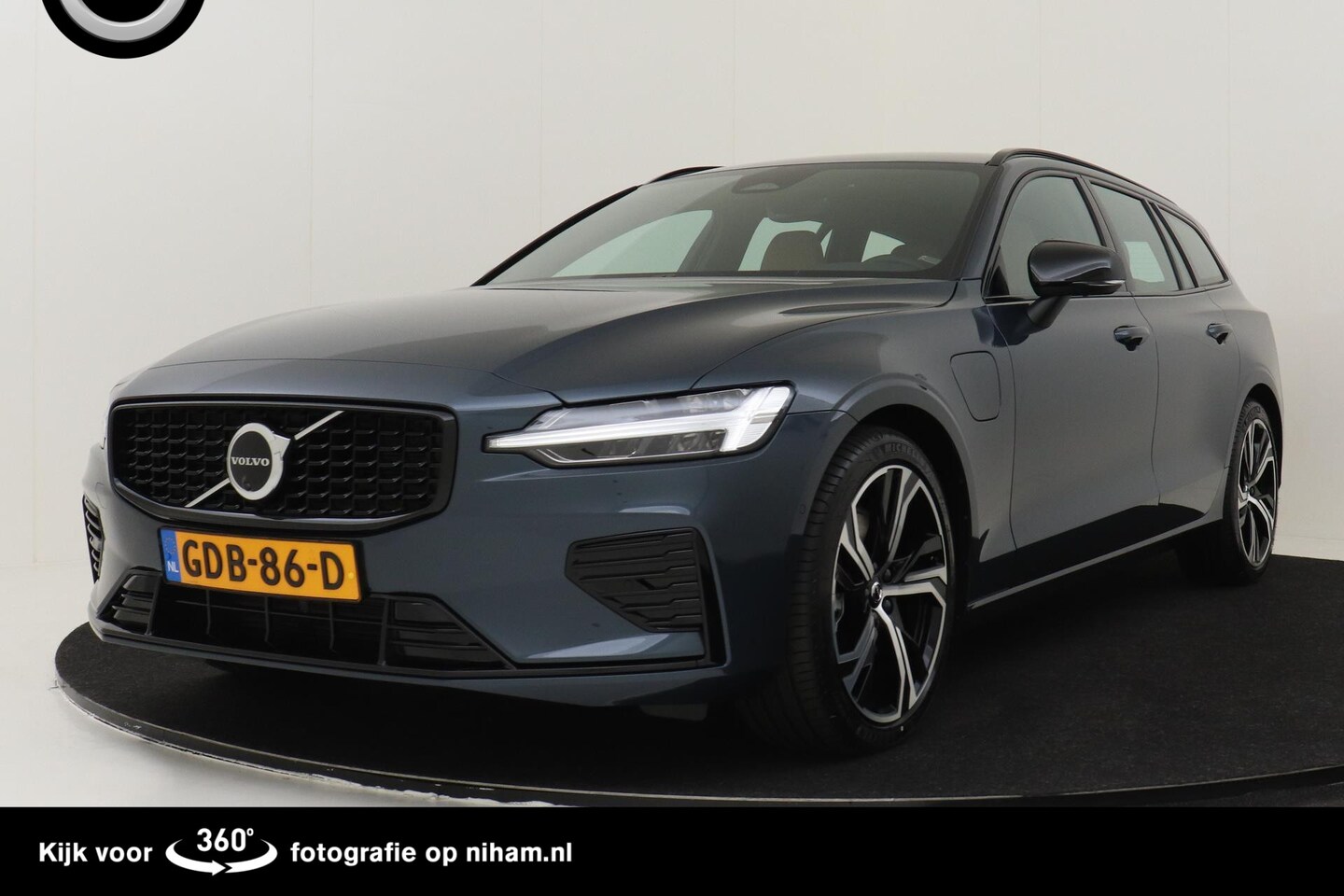 Volvo V60 - Volvo V60 T6 RECHARGE AWD PLUS DARK GEVENT.LEDER|360°CAM|ADAP.CRUISE|KEYLESS|VERW.VOORRUIT - AutoWereld.nl